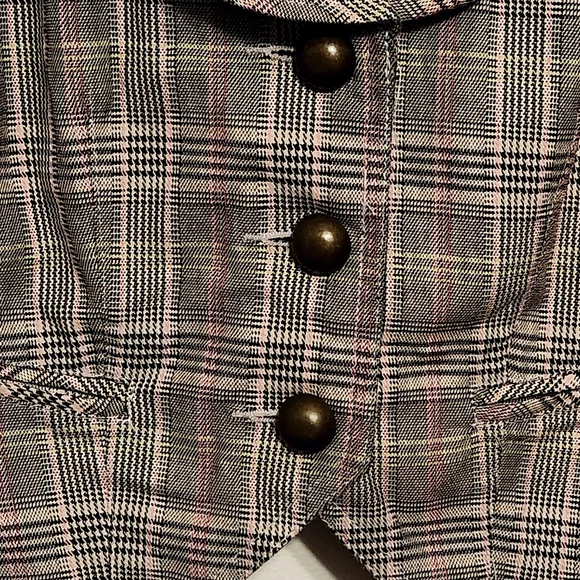 Ana Plaid Vest - Picture 4 of 9